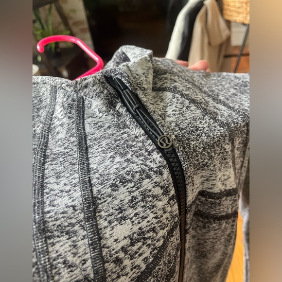 Lululemon Viral BBL Define Jacket Black and White Special Edition Size 6 NWOT - Picture 2 of 3